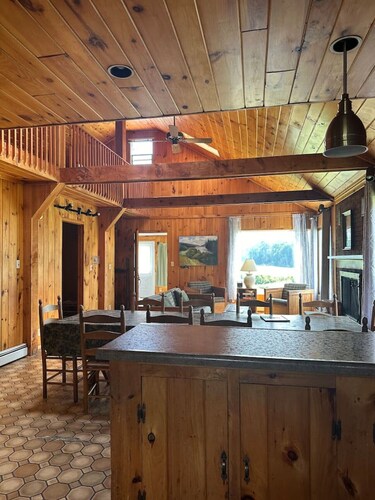 Lakefront-Family & Pet Friendly-Adirondack Cabin
