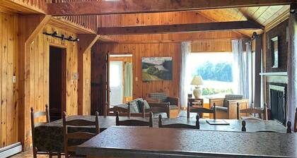 Lakefront-Family & Pet Friendly-Adirondack Cabin