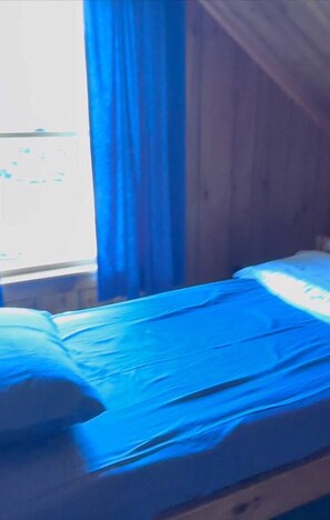 6 bedrooms, desk, WiFi