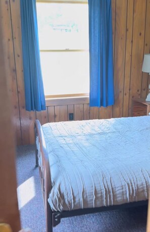 6 bedrooms, desk, WiFi