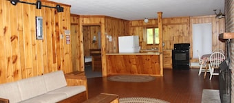 Beach - Family & Pet Friendly - Adirondack Cabin