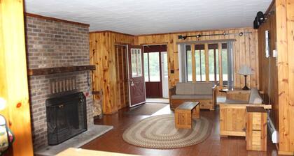 Beach - Family & Pet Friendly - Adirondack Cabin