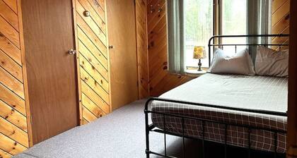 Lakefront-Family & Pet Friendly-Adirondack Cabin