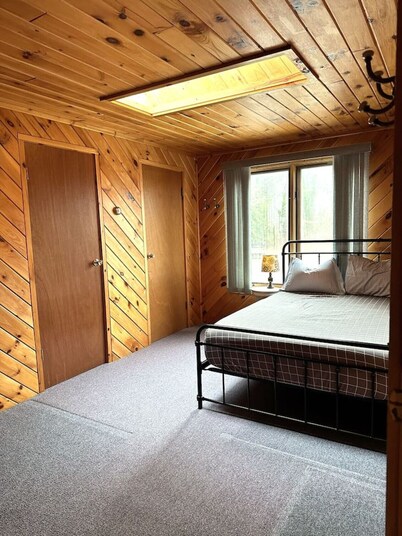 Lakefront-Family & Pet Friendly-Adirondack Cabin