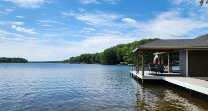 Lakefront single-story home, Flat lot! Huge game room!