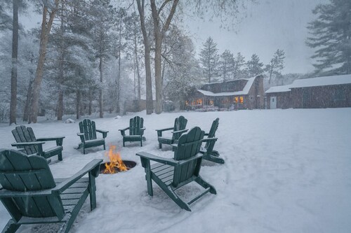 NEW OWNER SPECIAL>Cottage on 6th