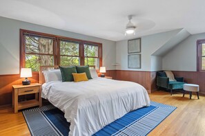 3 bedrooms, iron/ironing board, travel cot, WiFi