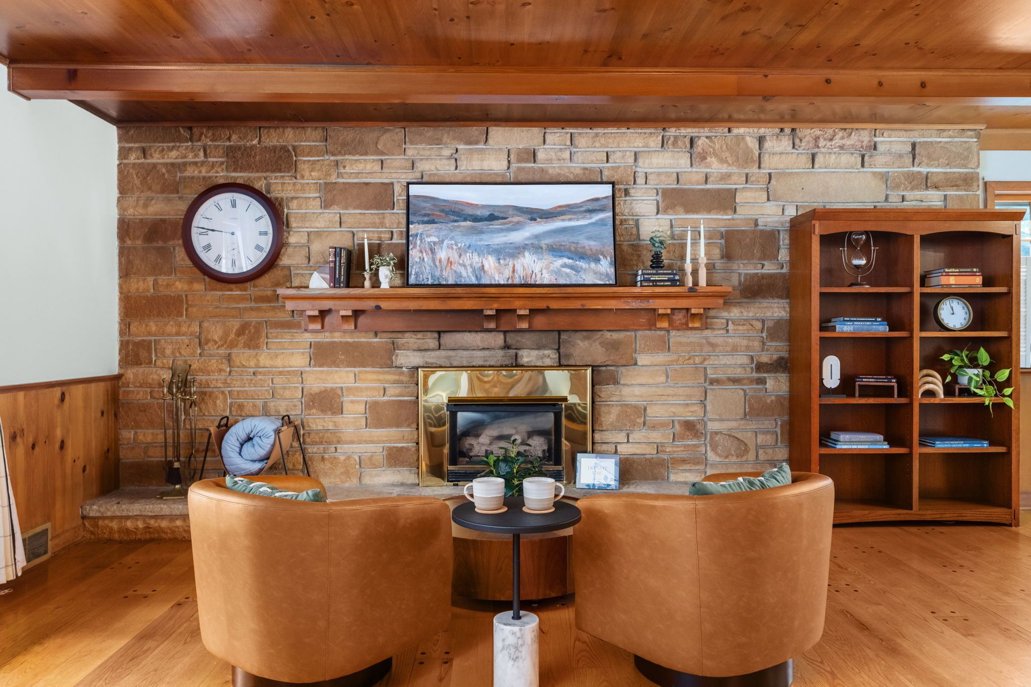 Smart TV, fireplace, foosball, books