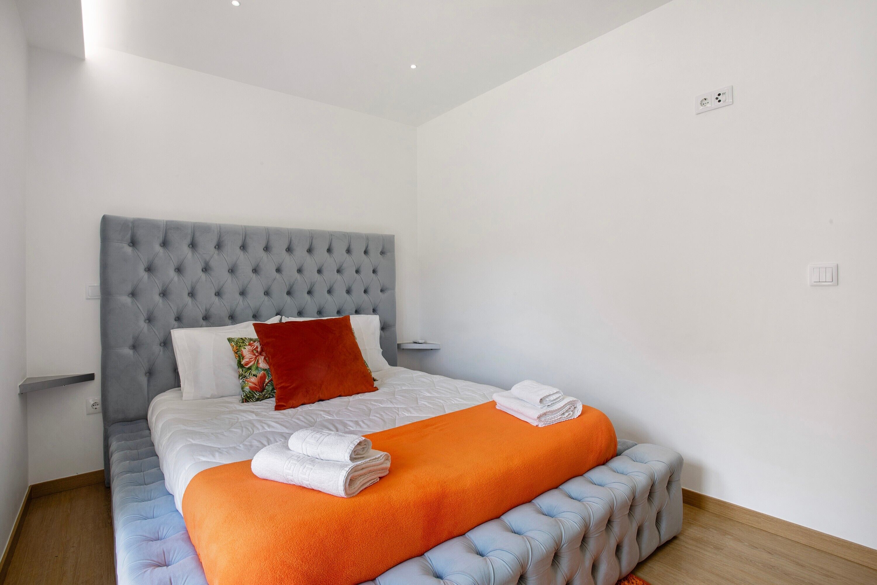 5 camere, Wi-Fi gratuito, lenzuola