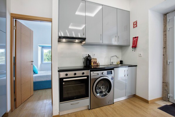 Fridge, microwave, oven, stovetop