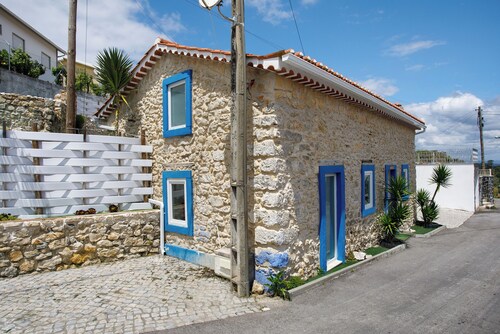 Holiday Home 'Dos Castelos' with Private Pool, Wi-Fi and Air Conditioning