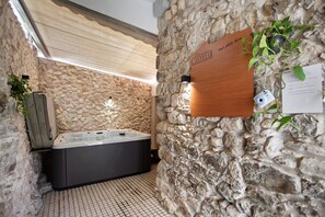 Interior - Holiday Home 'Dos Castelos' with Private Pool, Wi-Fi and Air Conditioning (Santarém)