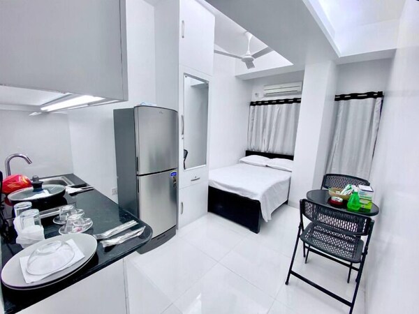250 Sqft 2 Studio Apt Pool And Sauna - Dakka