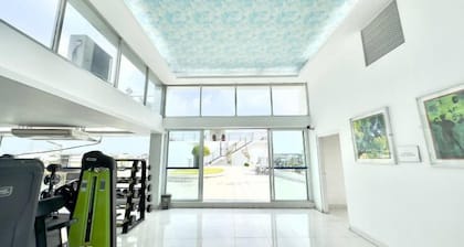 250 sqft 2 Studio Apt Pool and Sauna