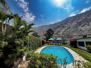 Outdoor pool - CasaLoft Rio 1 • Premium Riverfront Escape (Lunahuaná)