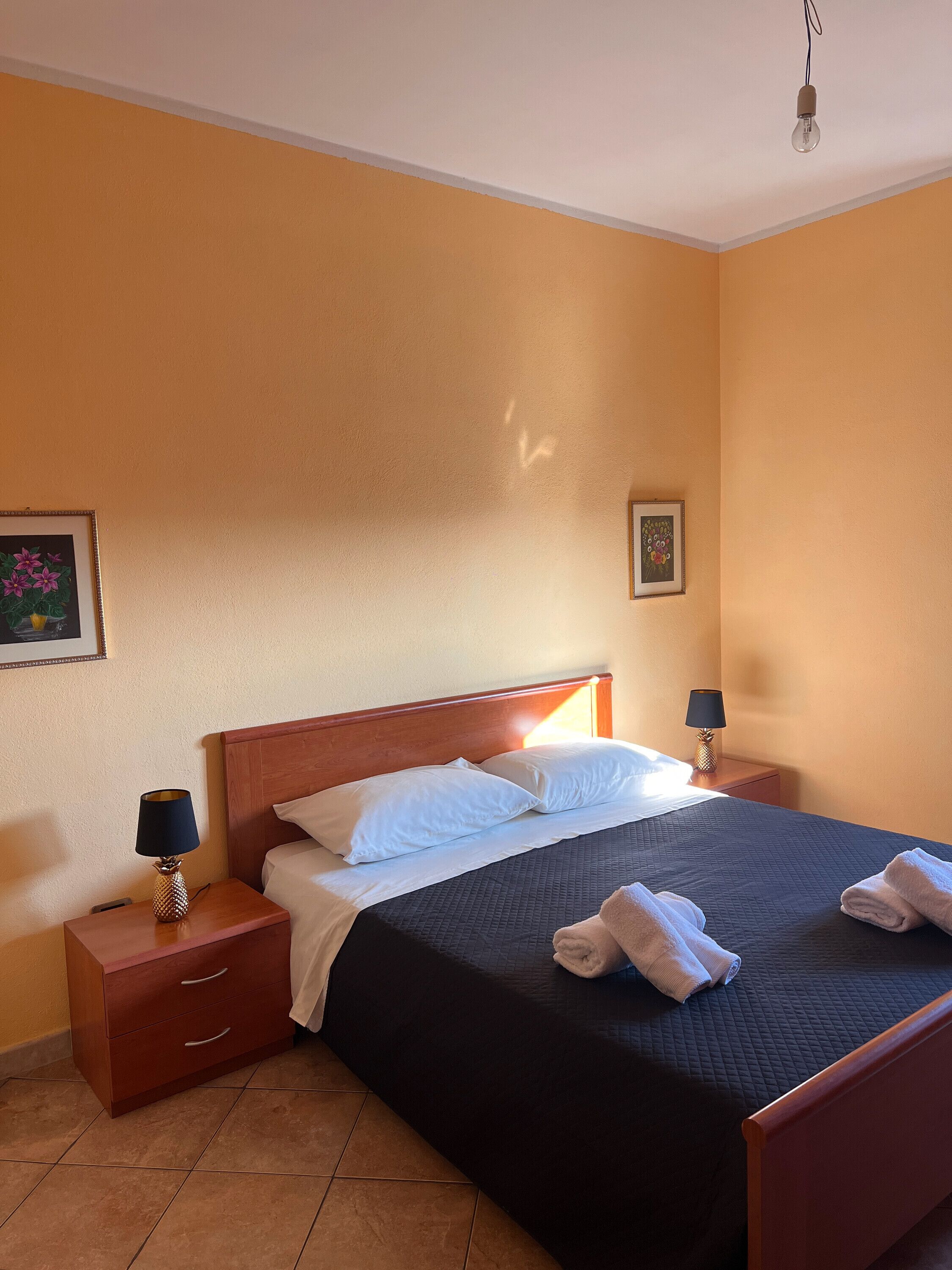 3 chambres, fer et planche à repasser, Wi-Fi gratuit, draps fournis