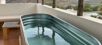 Casa vacanze 'Rous' con vista mare, piscina privata e Wi-Fi