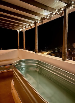 Bain à remous extérieur