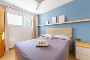 3 makuuhuonetta, silitysrauta/-lauta, ilmainen Wi-Fi, vuodevaatteet