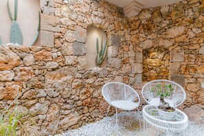 Terrace/patio - Apartment 'Le Ficalinnie' with Shared Terrace, Wi-Fi, and Air Conditioning (Taviano)
