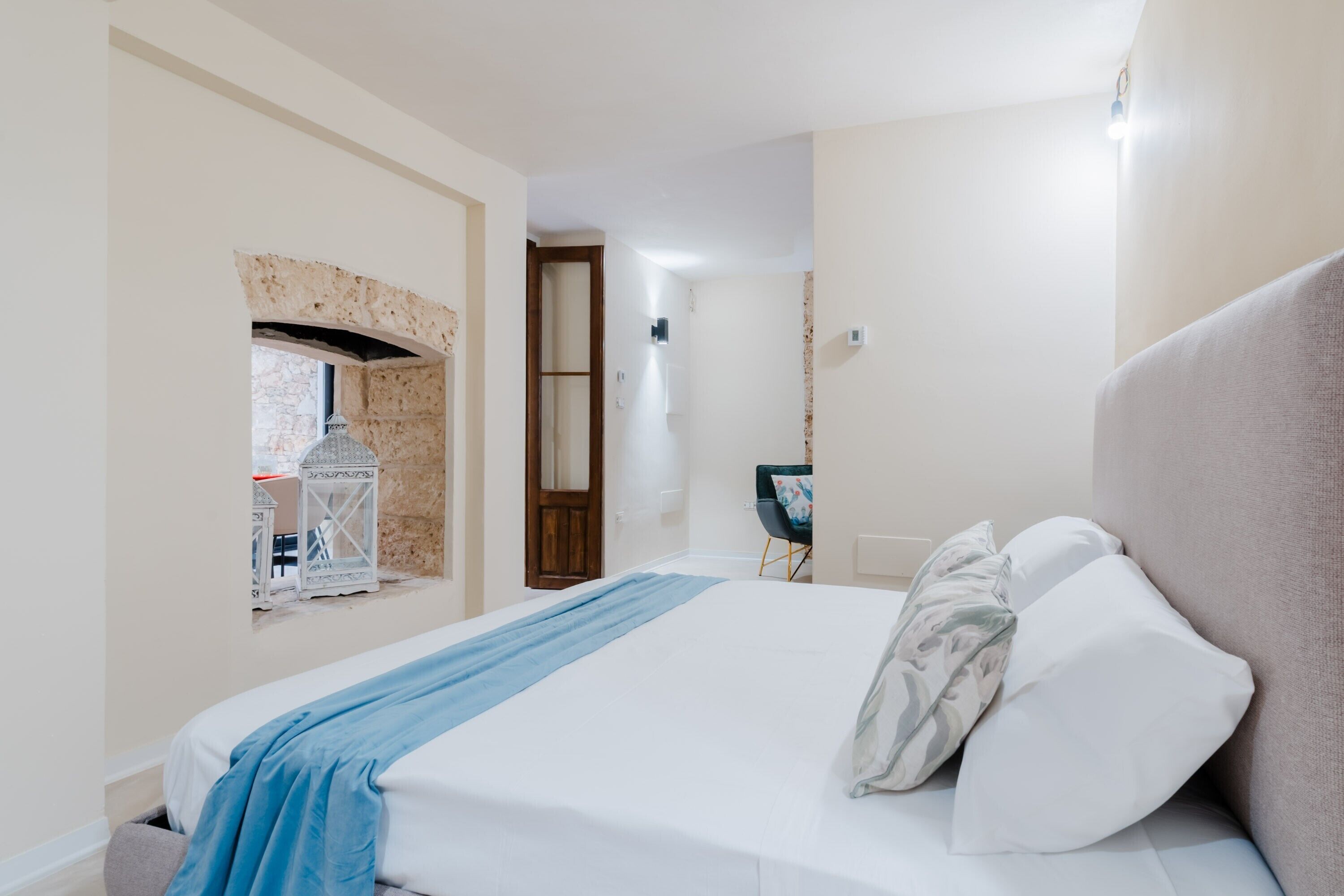 1 slaapkamer, een strijkplank/strijkijzer, gratis wifi, beddengoed