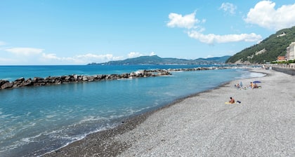 Queta - Modern Flat | Comfort, sea and downtown walking distance