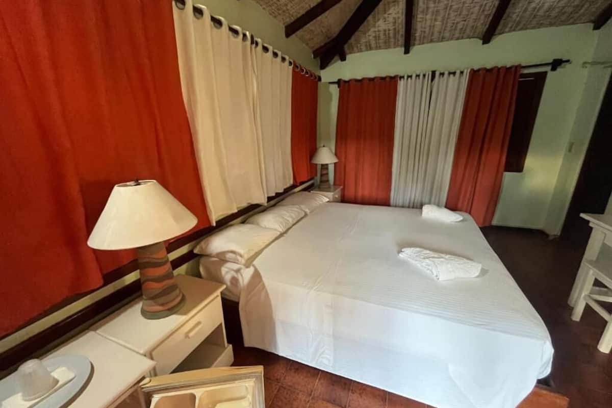Basic Double Room | In-room safe, laptop workspace, iron/ironing board, free WiFi