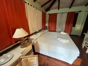 Basic Double Room | In-room safe, laptop workspace, iron/ironing board, free WiFi