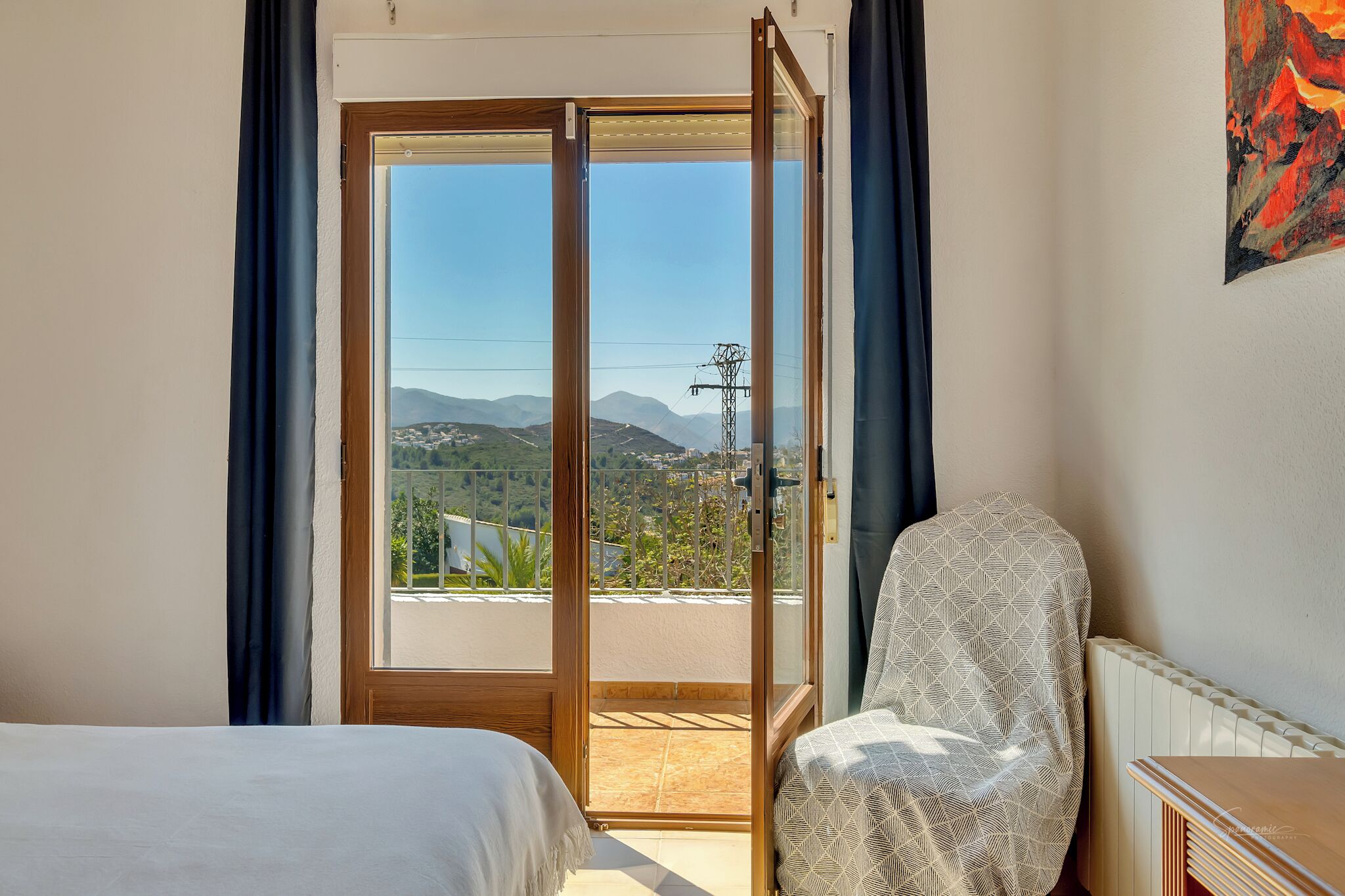 5 室のベッドルーム、アイロン / アイロン台、WiFi (無料)、ベッドシーツ