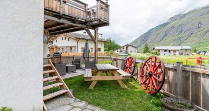 Holiday Home 'L'attrape Rêves' with Mountain View and Wi-Fi