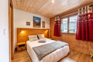 3 bedrooms, iron/ironing board, free WiFi, bed sheets - Holiday Home 'L'attrape Rêves' with Mountain View and Wi-Fi (Bessans)