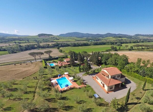 Exterior - Apartment '4' with Shared Pool, Shared Garden and Wi-Fi (Montecatini Val di Cecina)