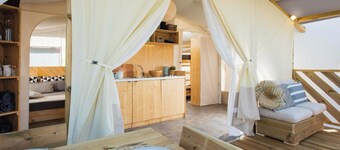 Bungalow 'Glamping B' with Shared Pool, Shared Garden and Wi-Fi