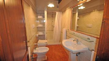 Douche, serviettes fournies