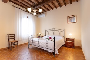 2 habitaciones, wifi gratis y ropa de cama