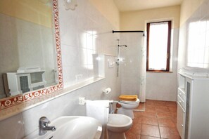 Douche, serviettes fournies