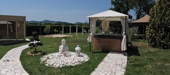 Bungalow 'A' with Shared Pool, Shared Garden and Wi-Fi