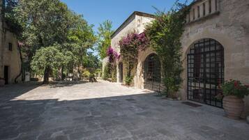 Enceinte de lâhĂ©bergement