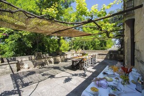 屋外ダイニングエリア