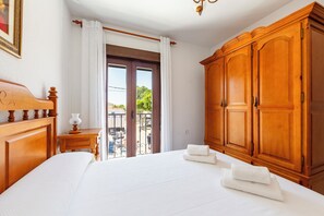 3 camere, ferro/asse da stiro, Wi-Fi gratuito, lenzuola