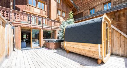 Chalet Gabrielle Half-Board – Ski-In/Ski-Out, Fireplace, Jacuzzi, Sauna, Lake View, Comfort