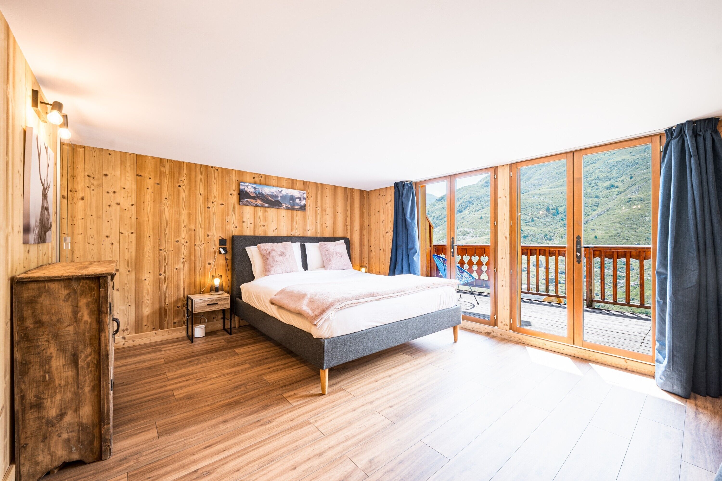 5 bedrooms, iron/ironing board, free WiFi, bed sheets