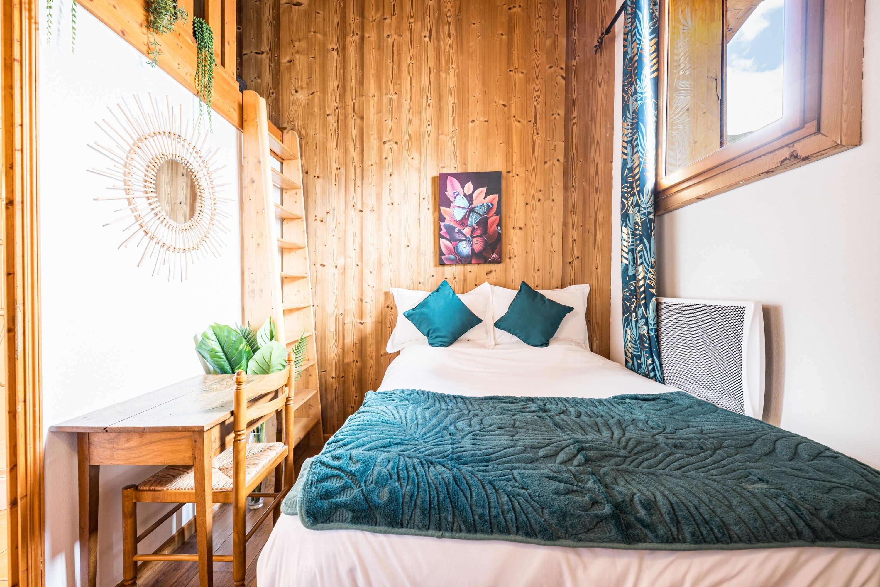 5 makuuhuonetta, silitysrauta/-lauta, ilmainen Wi-Fi, vuodevaatteet