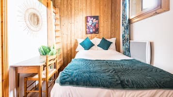 5 Schlafzimmer, Bügeleisen/Bügelbrett, kostenloses WLAN, Bettwäsche