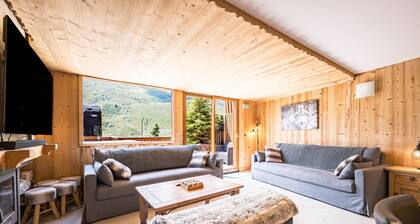 Chalet Delphine – Ski-in/Ski-out, Fireplace, Jacuzzi, Sauna, Comfort & Lake View