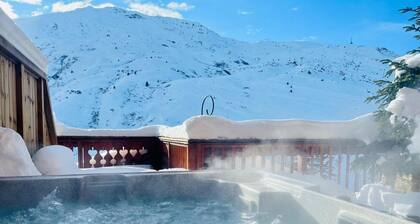 Chalet 'Delphine' with Lake View, Private Terrace and Wi-Fi