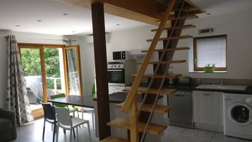 Réfrigérateur, micro-ondes, four, plaque de cuisson