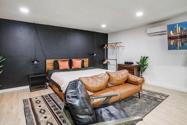 1 bedroom, internet, bed sheets