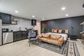 1 bedroom, internet, bed sheets