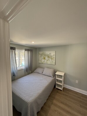 2 bedrooms, free WiFi, bed sheets - ORS Beach Corporation | Wasaga Beach Rental (Wasaga Beach)